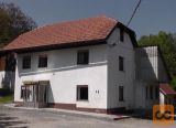 Postojna okolica Samostojna 200 m2