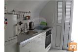MODERNIZIRAN APARTMA V KAMENI HIŠI NA KRKU