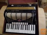 HARMONIKA KLAVIRSKA, MELODIJA VIOLETA III,80 BASNA